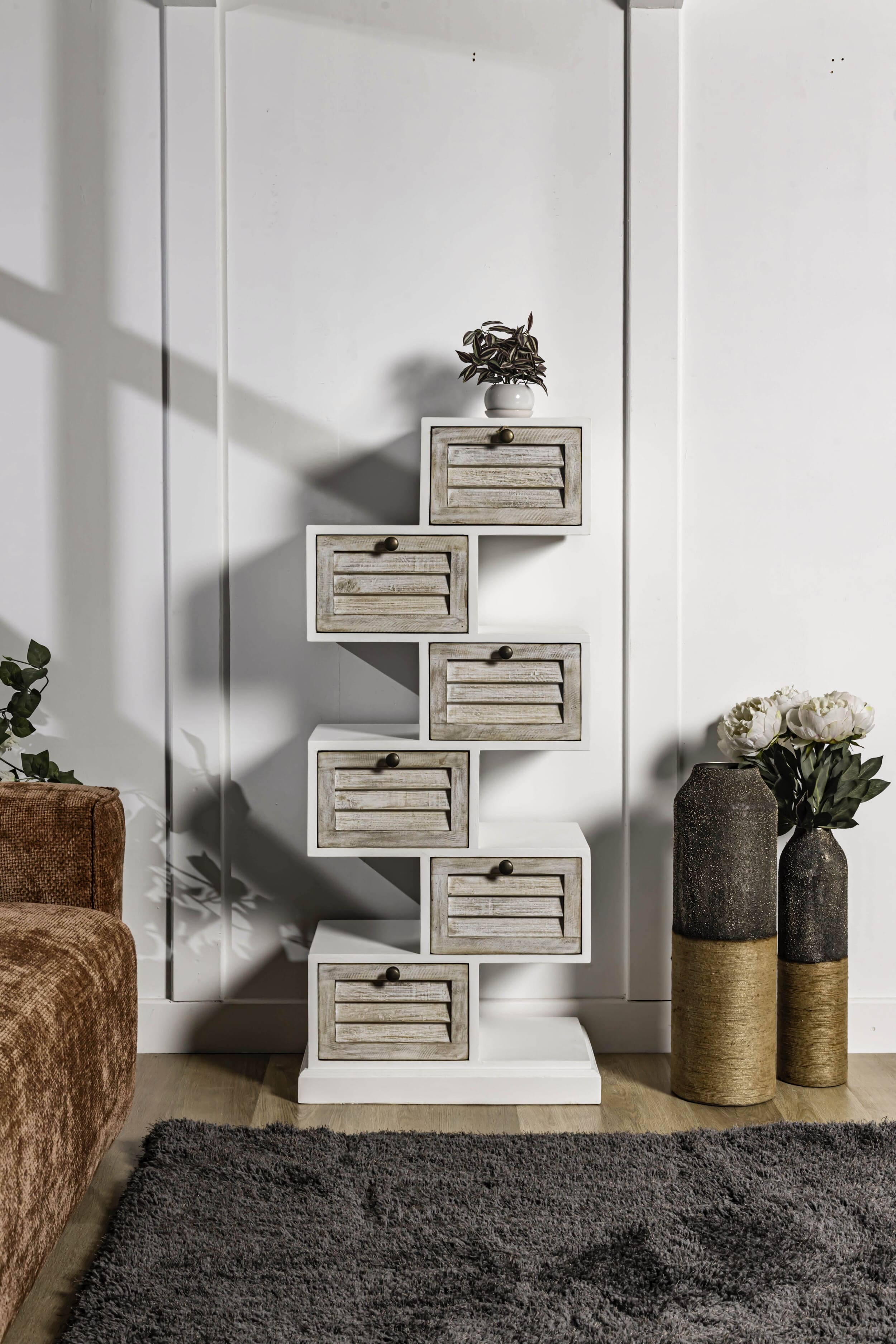 Schubladenkommode Zickzack Hampton Mangoholz weiß mit Lamellenfront 54x34x121cm