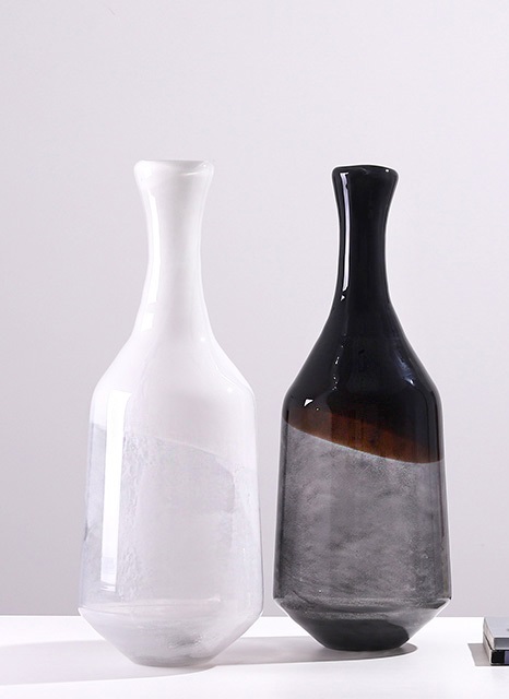 Vase Glas bauchig schmal schwarz D=22,5cm H=60cm