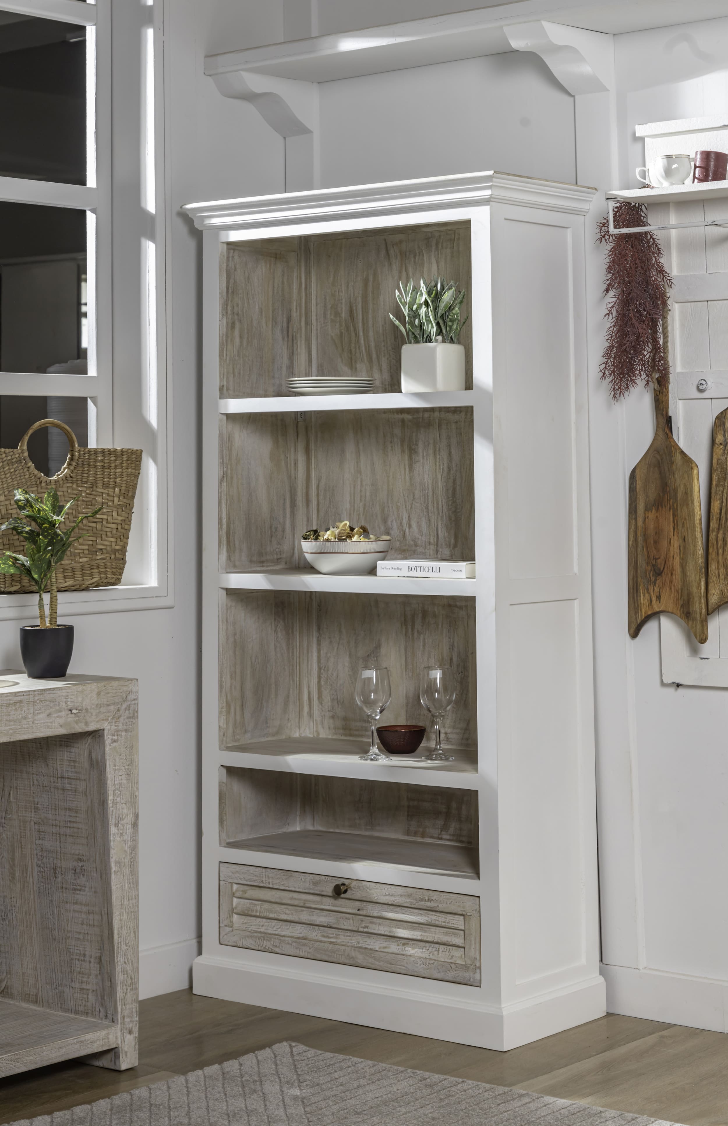 Bücherregal Hampton Mangoholz weiß mit Lamellenfront 90x40x180cm